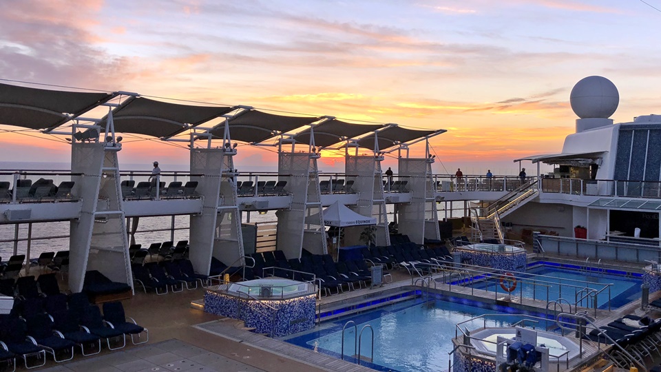 celebrity-equinox-pools-60-photos-moonagedaydream-film